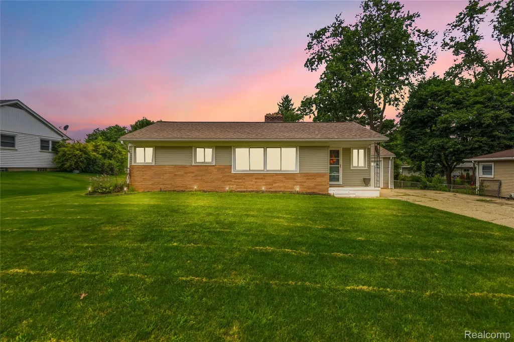 3403 Ardreth Drive Waterford Charter Township MI 48329