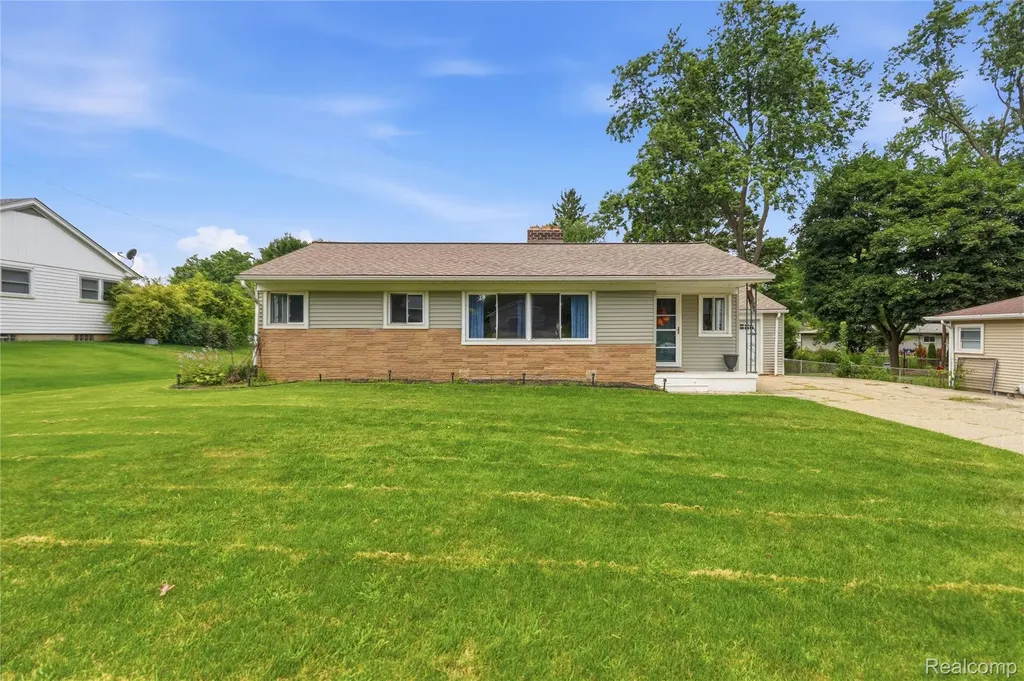 3403 Ardreth Drive Waterford Charter Township MI 48329