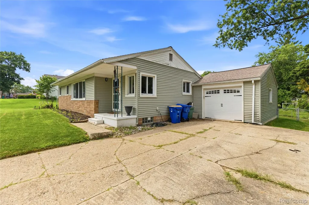 3403 Ardreth Drive Waterford Charter Township MI 48329