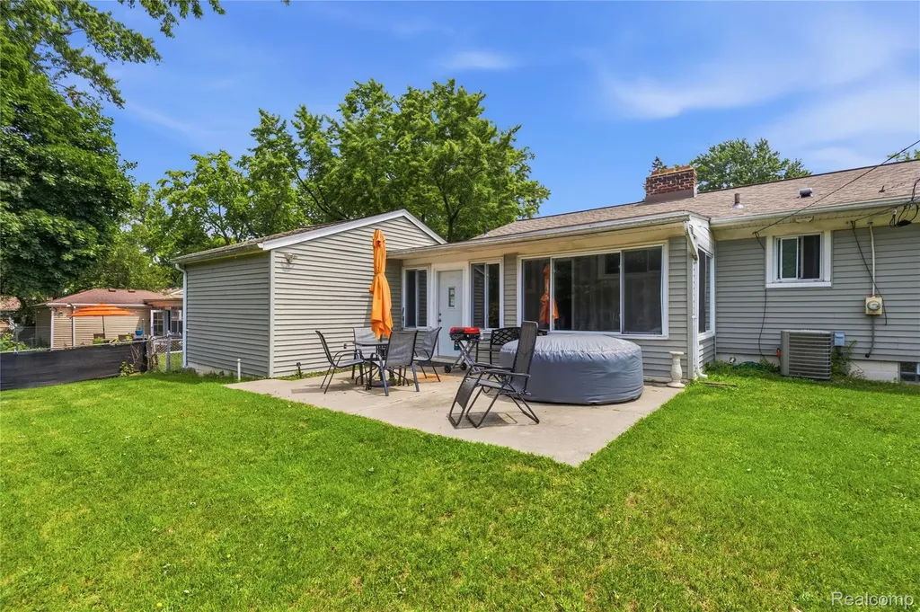 3403 Ardreth Drive Waterford Charter Township MI 48329