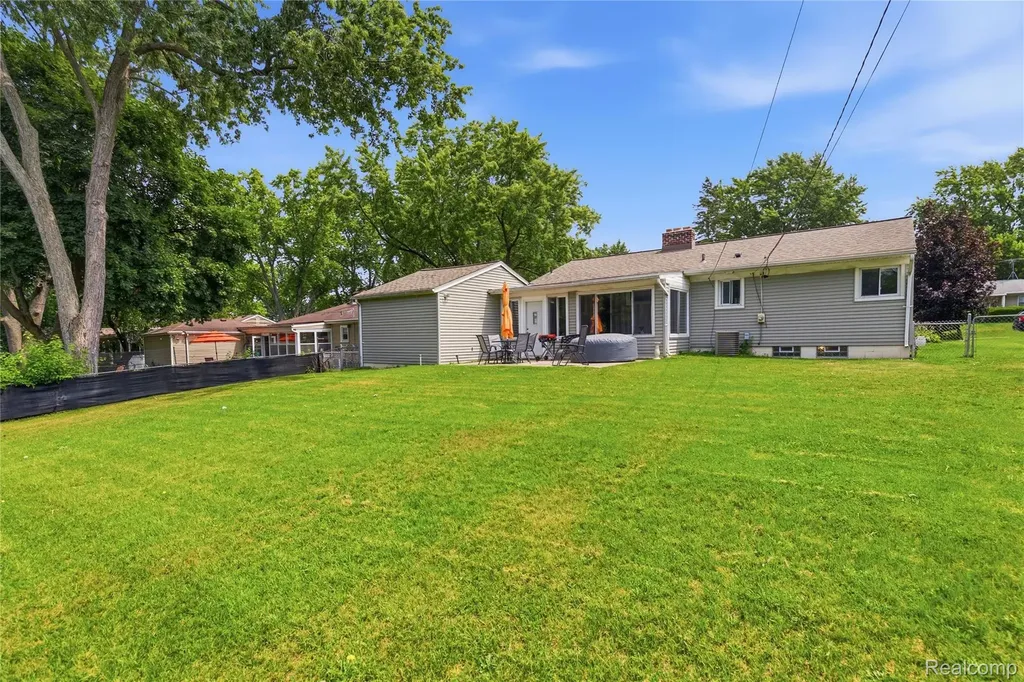 3403 Ardreth Drive Waterford Charter Township MI 48329