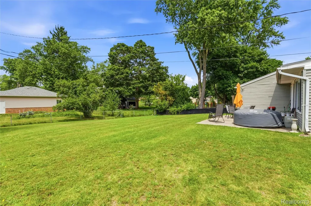 3403 Ardreth Drive Waterford Charter Township MI 48329
