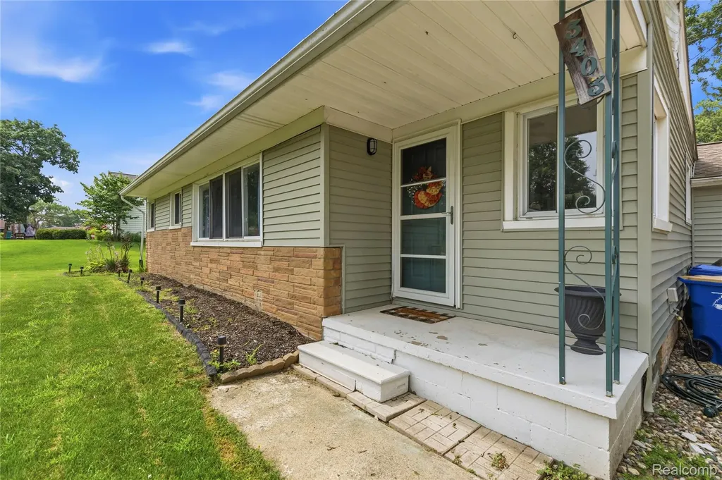 3403 Ardreth Drive Waterford Charter Township MI 48329