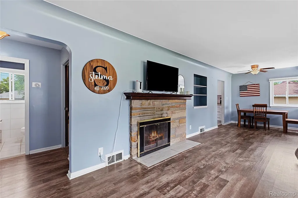 3403 Ardreth Drive Waterford Charter Township MI 48329