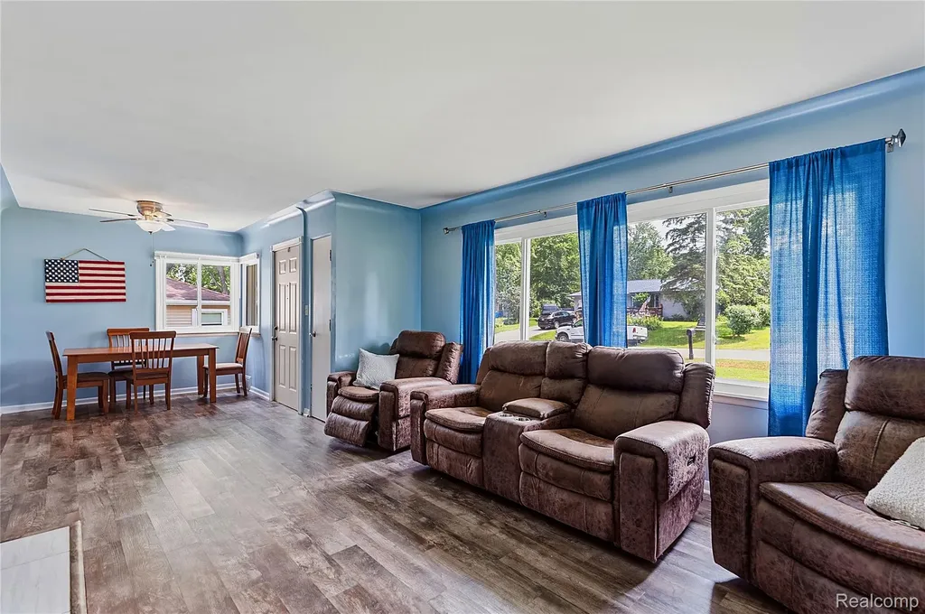 3403 Ardreth Drive Waterford Charter Township MI 48329