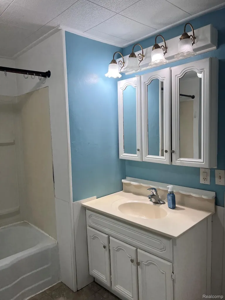6319 S Washington Avenue Lansing City MI 48911