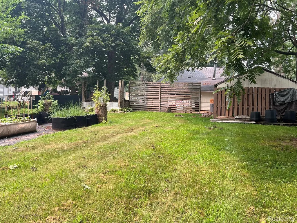 6319 S Washington Avenue Lansing City MI 48911