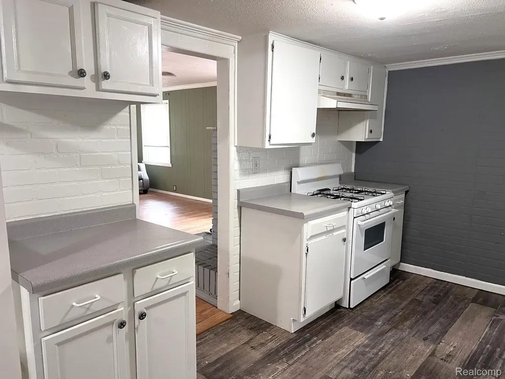 6319 S Washington Avenue Lansing City MI 48911