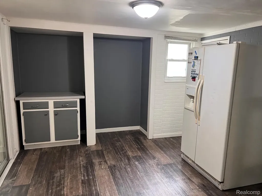 6319 S Washington Avenue Lansing City MI 48911