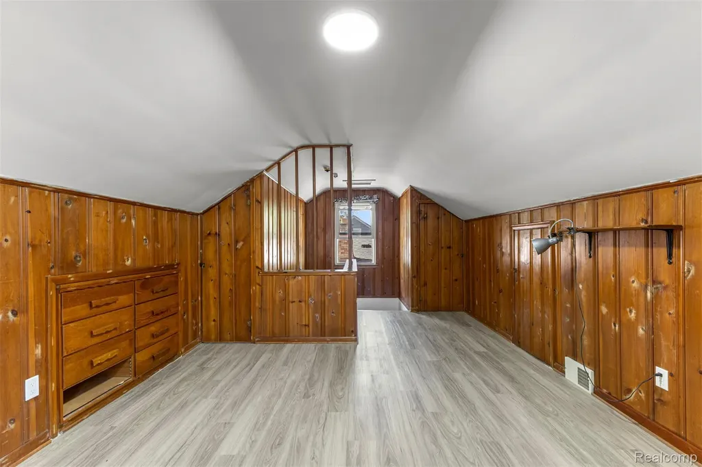 8658 Stahelin Avenue Detroit City MI 48228