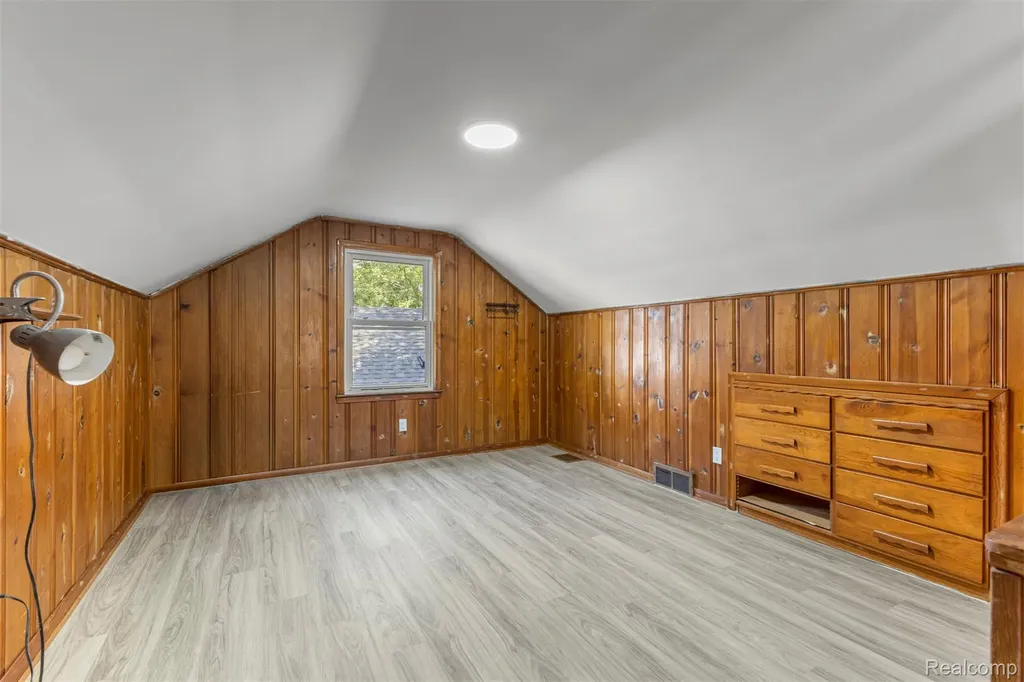 8658 Stahelin Avenue Detroit City MI 48228