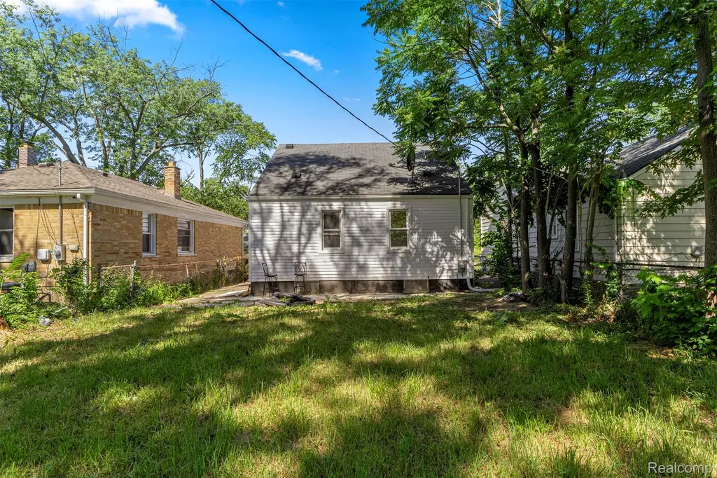 8658 Stahelin Avenue Detroit City MI 48228