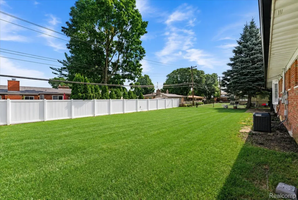 18701 Thomasine Street Clinton Charter Township MI 48036
