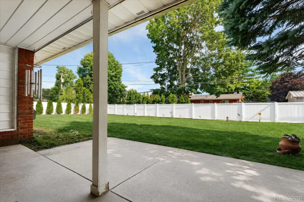 18701 Thomasine Street Clinton Charter Township MI 48036
