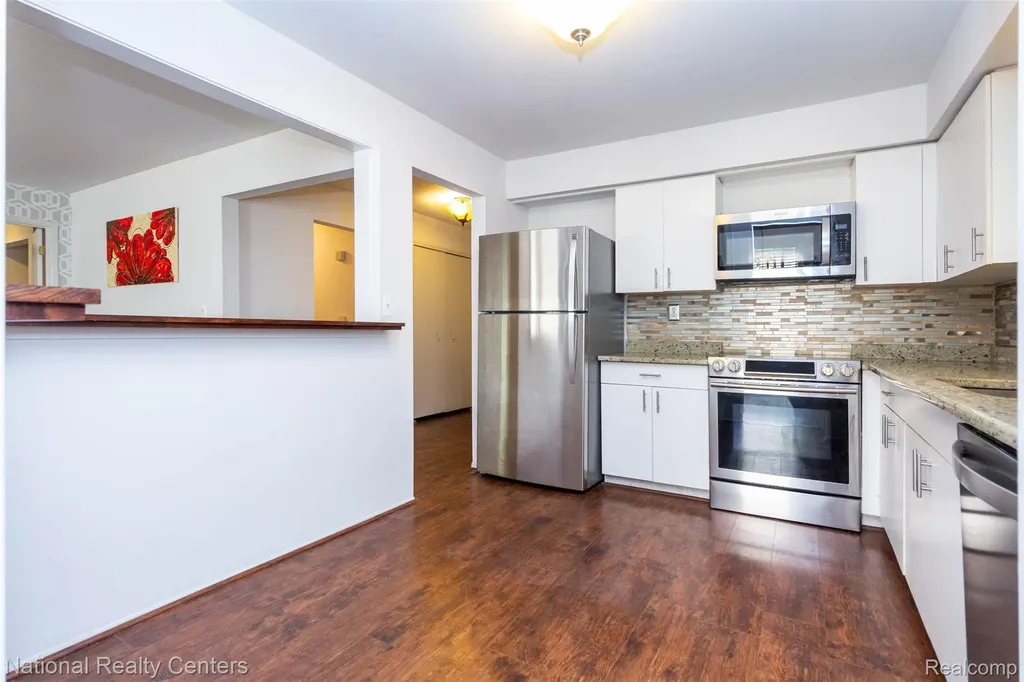 29820 Indian Trail Farmington Hills City MI 48331