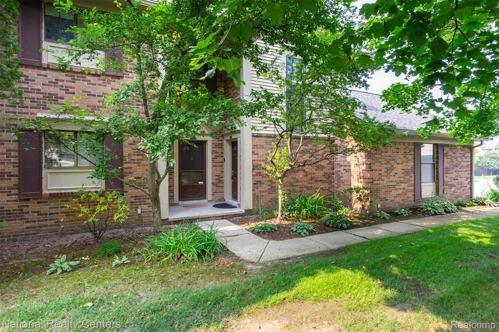 29820 Indian Trail Farmington Hills City MI 48331
