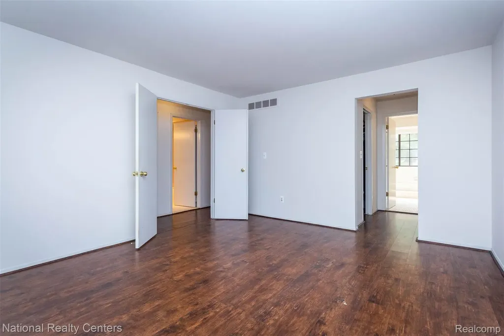29820 Indian Trail Farmington Hills City MI 48331