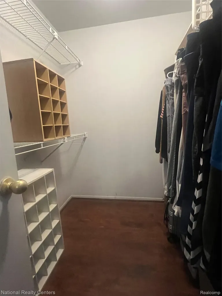 29820 Indian Trail Farmington Hills City MI 48331