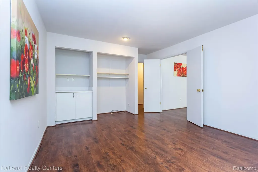 29820 Indian Trail Farmington Hills City MI 48331