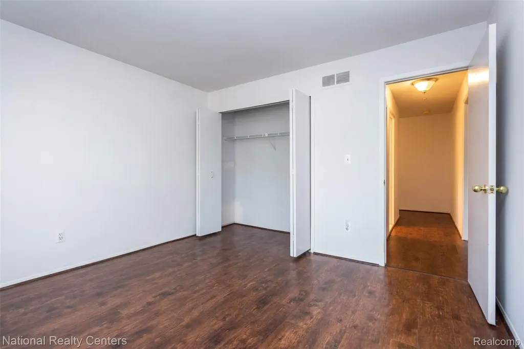 29820 Indian Trail Farmington Hills City MI 48331