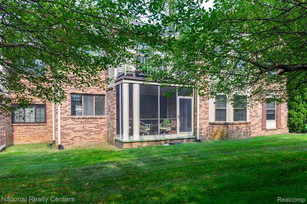 29820 Indian Trail Farmington Hills City MI 48331