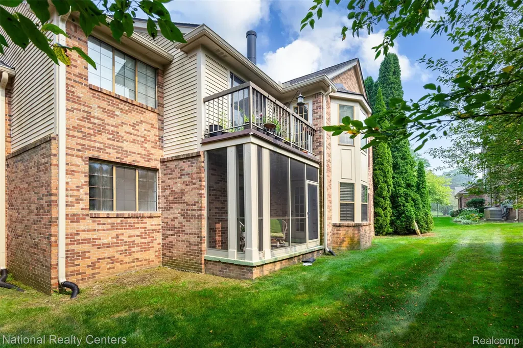 29820 Indian Trail Farmington Hills City MI 48331