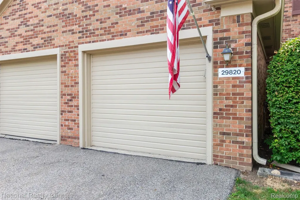 29820 Indian Trail Farmington Hills City MI 48331