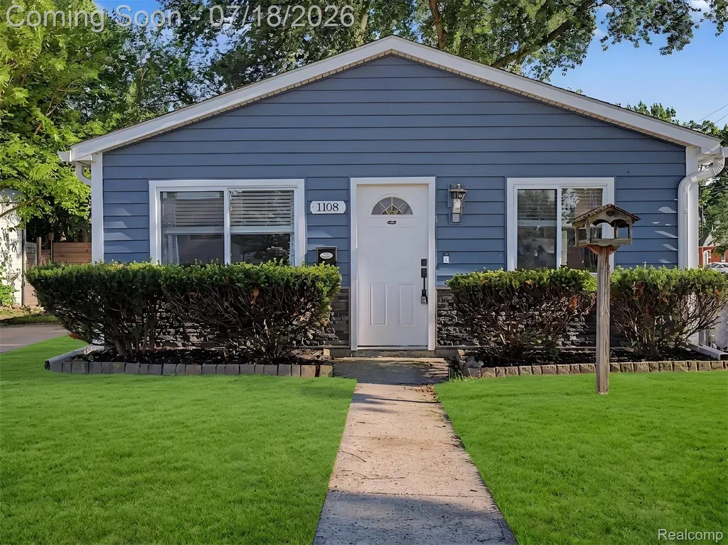 1108 E Goulson Avenue Hazel Park City MI 48030