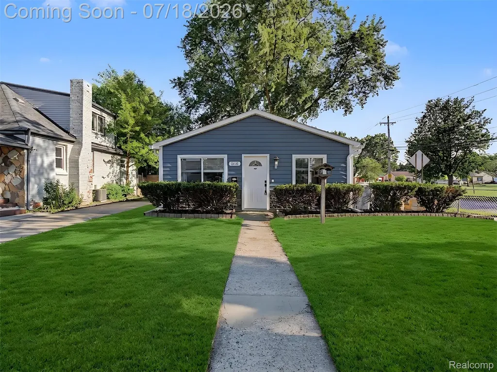 1108 E Goulson Avenue Hazel Park City MI 48030
