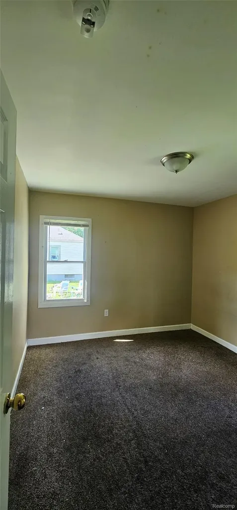 8095 Roselawn Street Detroit City MI 48204