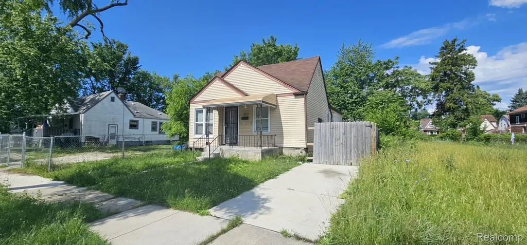 8095 Roselawn Street Detroit City MI 48204