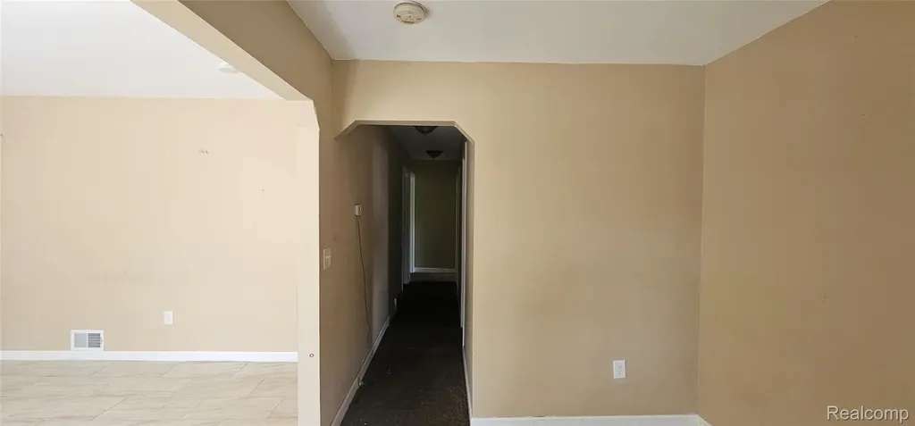 8095 Roselawn Street Detroit City MI 48204