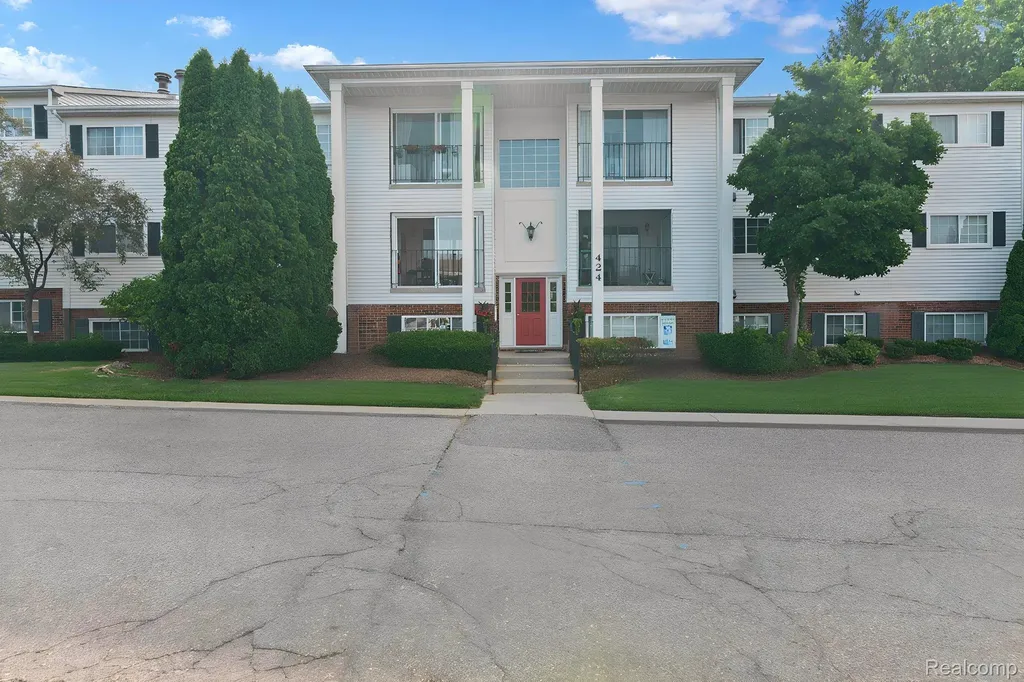 424 Baldwin Avenue Rochester City MI 48307