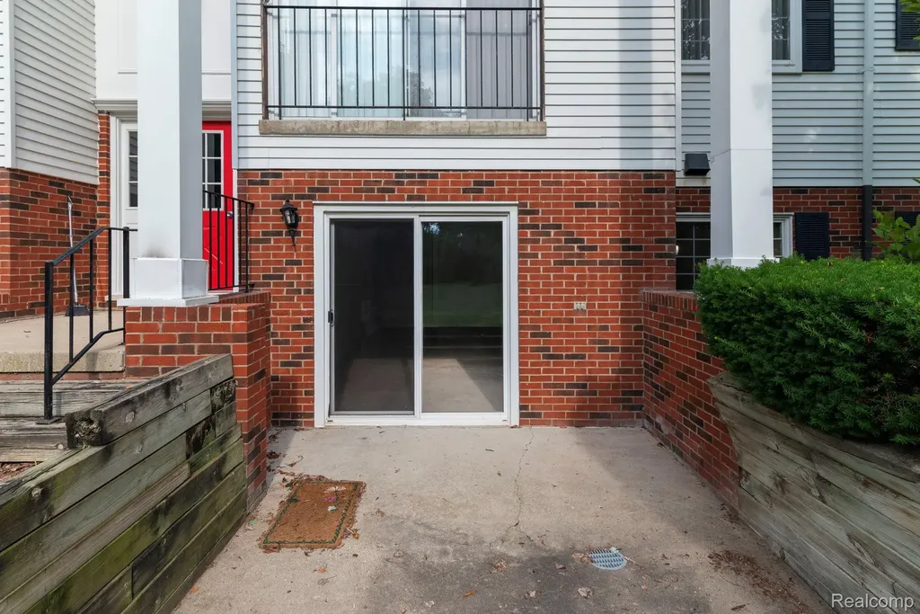 424 Baldwin Avenue Rochester City MI 48307