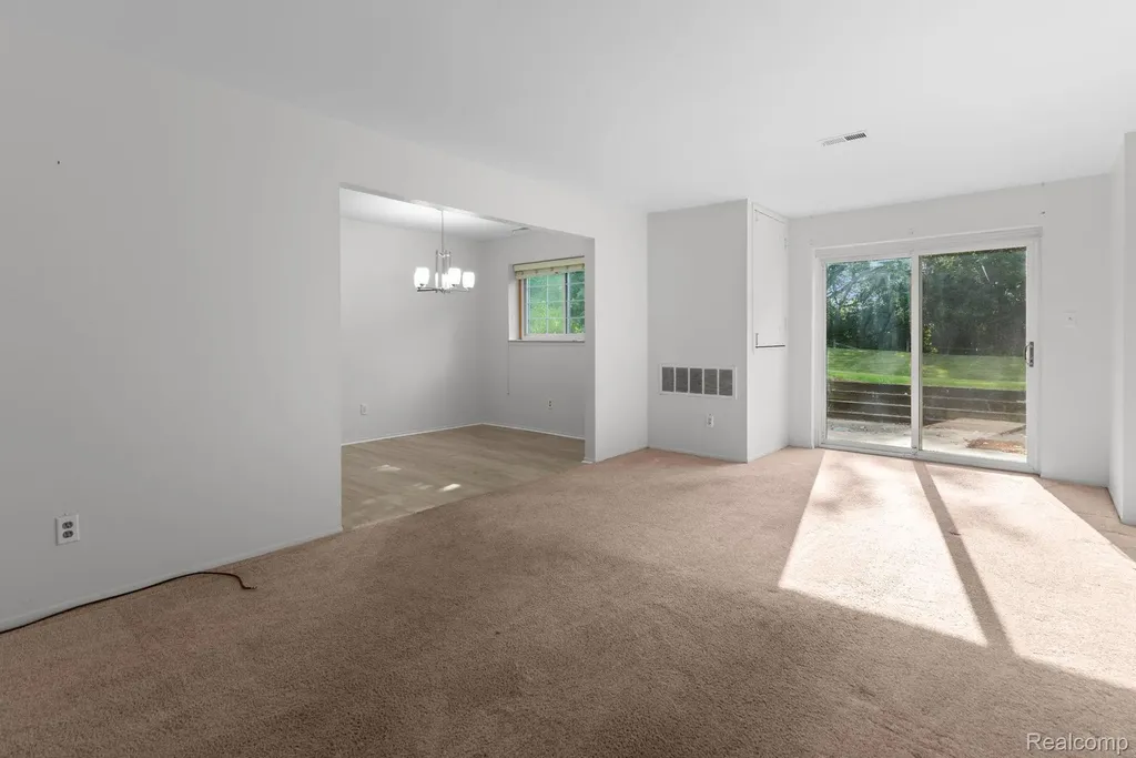 424 Baldwin Avenue Rochester City MI 48307