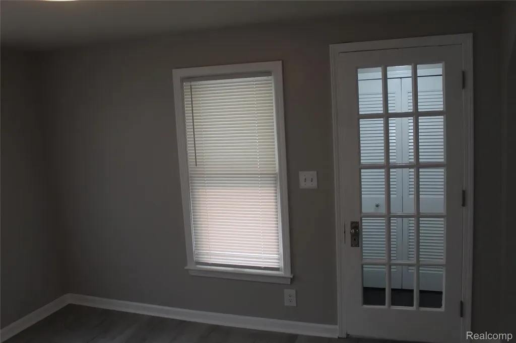 1552 Brys Drive Grosse Pointe Woods City MI 48236
