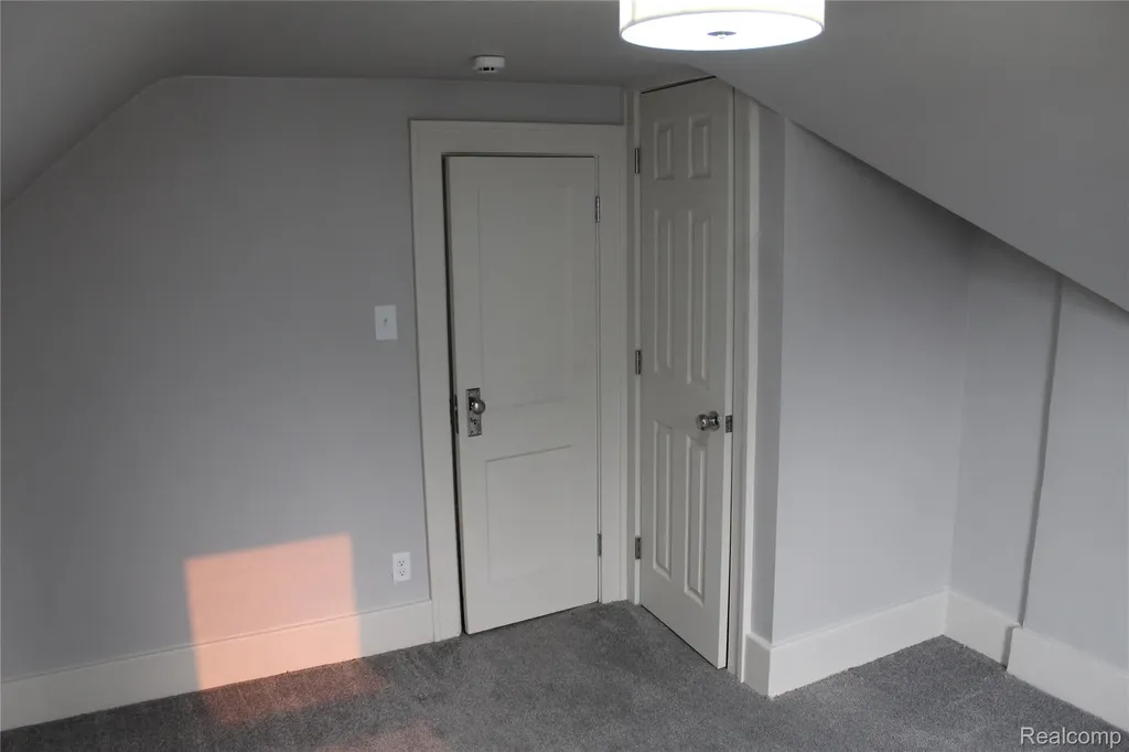 1552 Brys Drive Grosse Pointe Woods City MI 48236