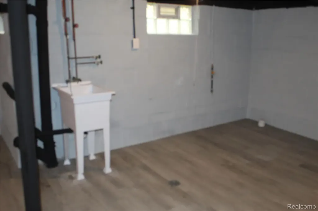 1552 Brys Drive Grosse Pointe Woods City MI 48236
