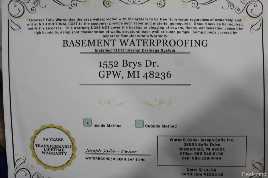 1552 Brys Drive Grosse Pointe Woods City MI 48236