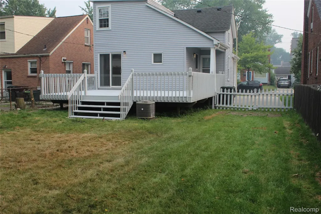 1552 Brys Drive Grosse Pointe Woods City MI 48236