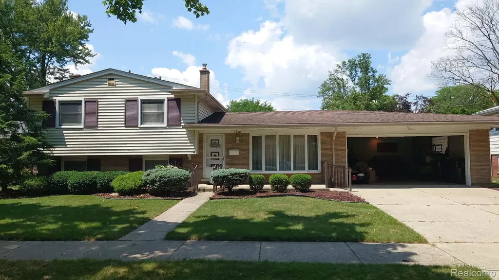 1650 Hawthorne Street Trenton City MI 48183