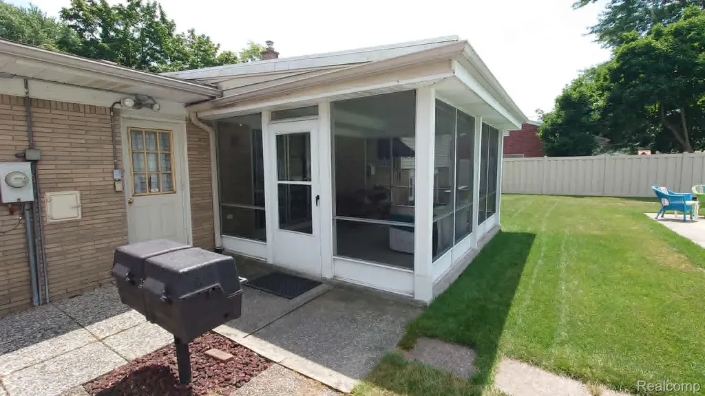 1650 Hawthorne Street Trenton City MI 48183
