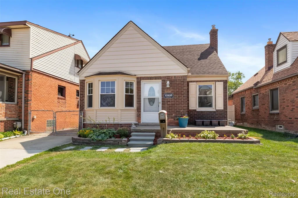 15435 Jonas Avenue Allen Park City MI 48101