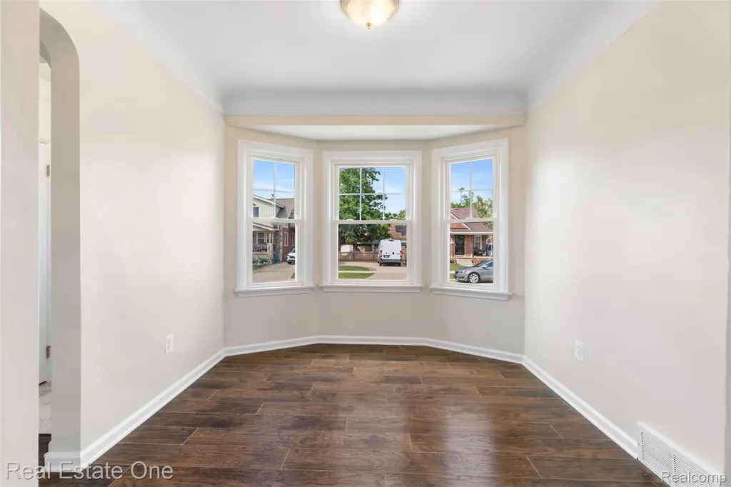 15435 Jonas Avenue Allen Park City MI 48101