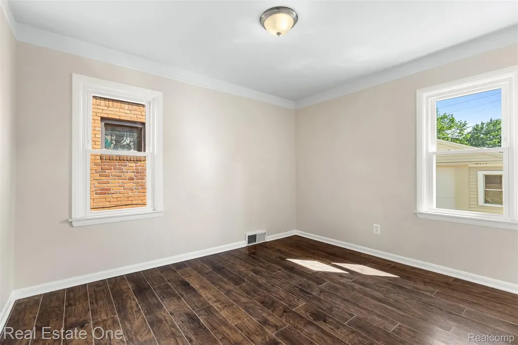 15435 Jonas Avenue Allen Park City MI 48101