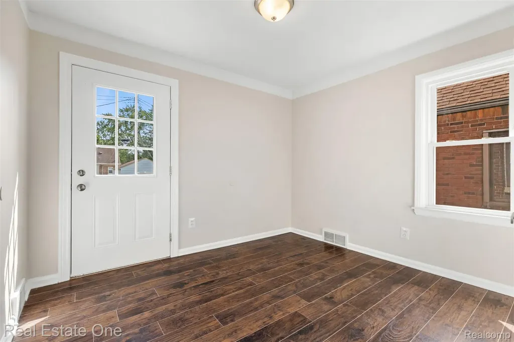 15435 Jonas Avenue Allen Park City MI 48101