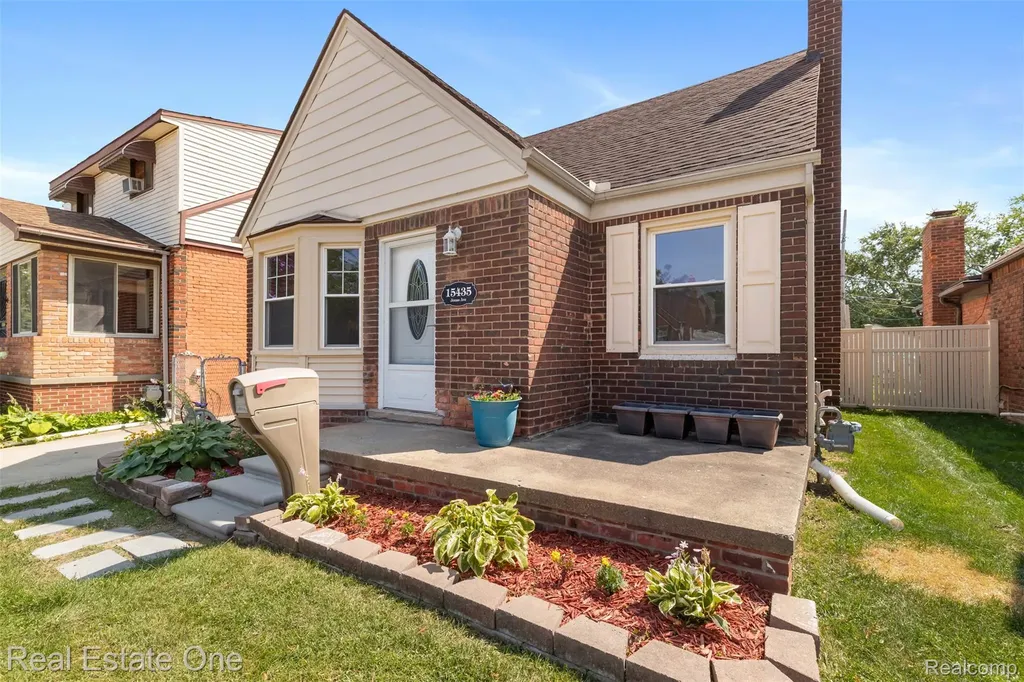 15435 Jonas Avenue Allen Park City MI 48101