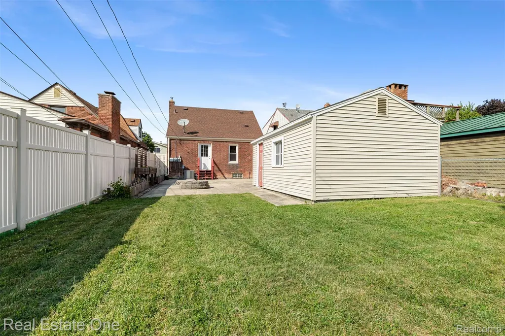 15435 Jonas Avenue Allen Park City MI 48101