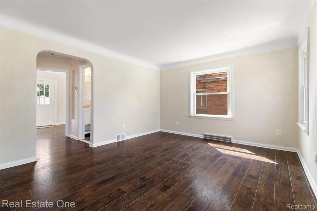 15435 Jonas Avenue Allen Park City MI 48101