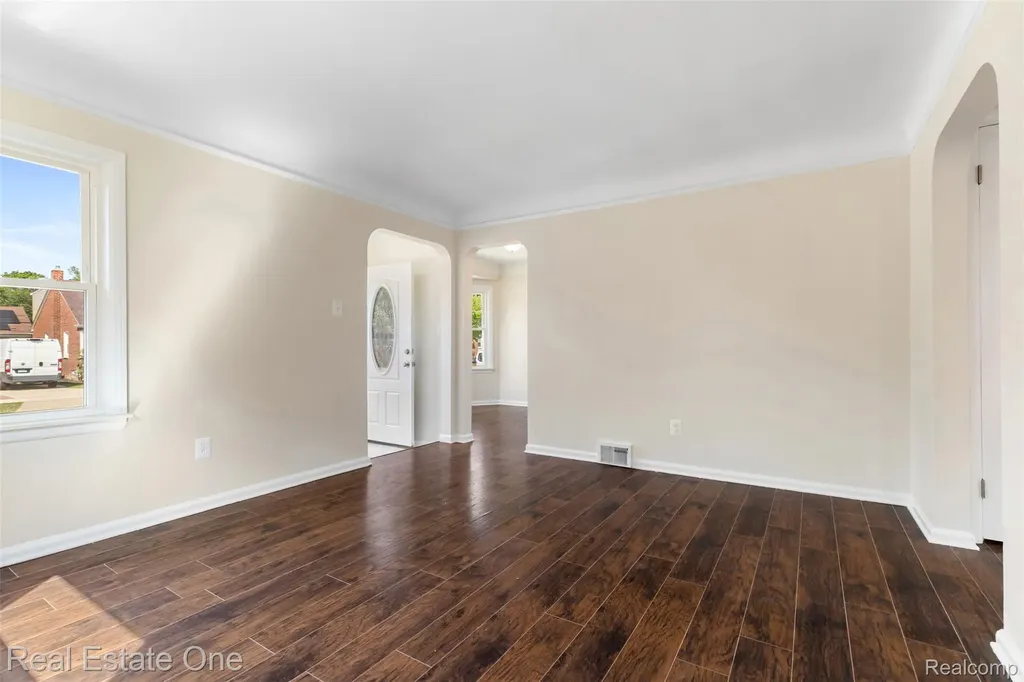 15435 Jonas Avenue Allen Park City MI 48101